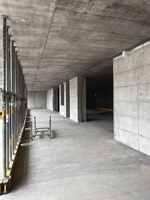 Die Baustelle Haslimann nähert sich mit grossen Schritten dem Ende des Rohbaus.