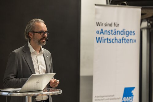 Volles Haus im flexA2 - wenn mit der AWG Wirtschaft und Politik zusammenkommen.