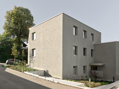 Expression und Ruhe zugleich, der architektonische Ausdruck der beiden Volumen