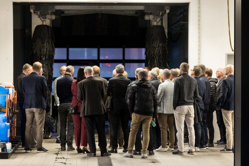 Volles Haus im flexA2 - wenn mit der AWG Wirtschaft und Politik zusammenkommen.