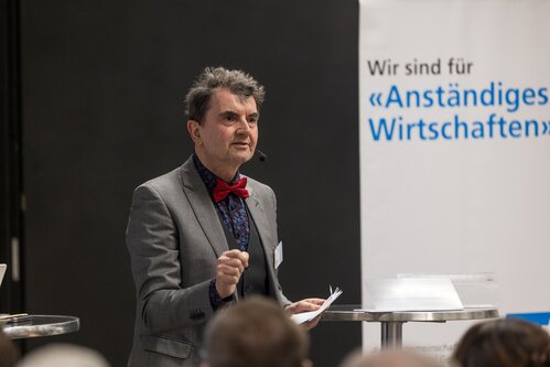 Volles Haus im flexA2 - wenn mit der AWG Wirtschaft und Politik zusammenkommen.